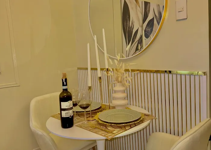 Quezon Luxury Unit Sun Residences Welcome Rotonda Espana شقة